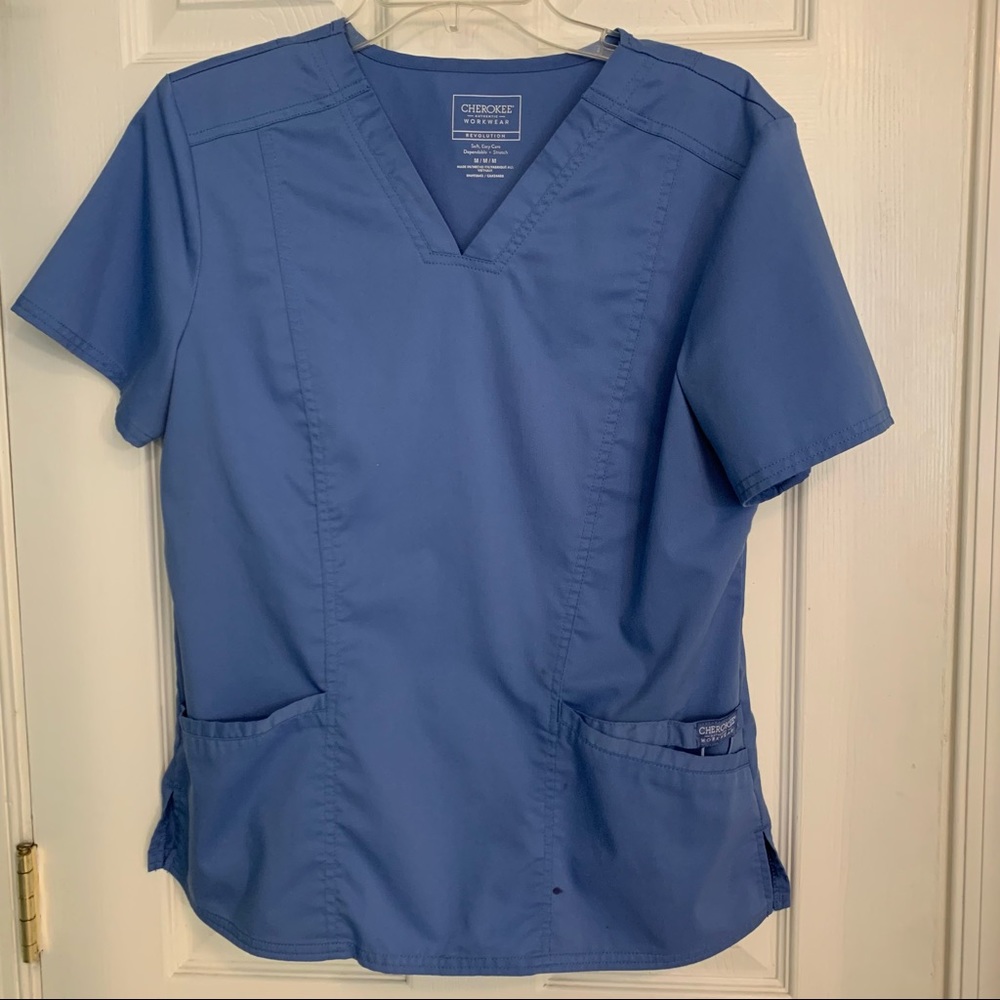 Cherokee revolution v-neck scrub top size medium
